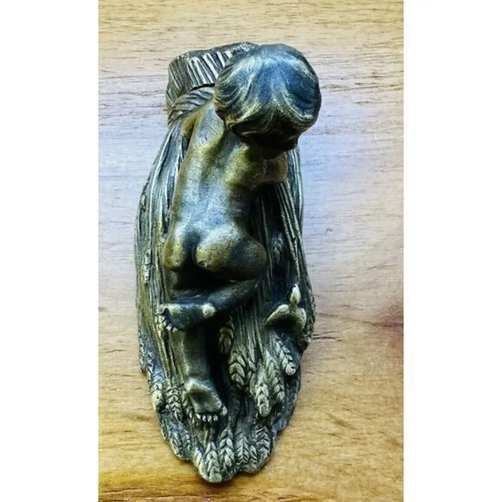 French Bronze and Gilt Metal Box Child & Bird On Wheat Bundle Vintage‎